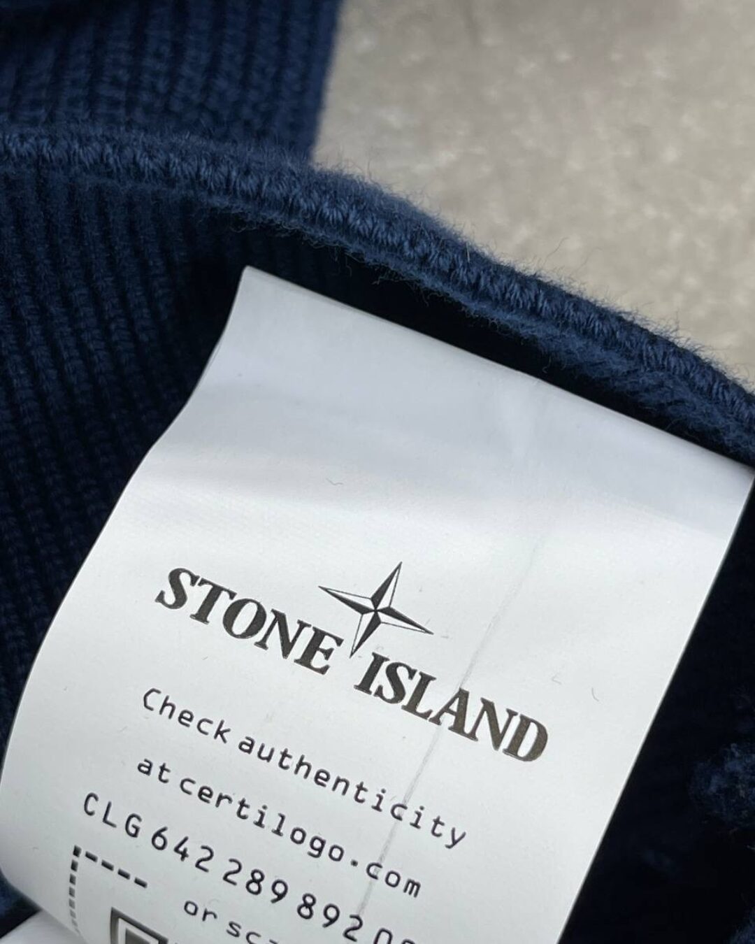 Свитер Stone Island