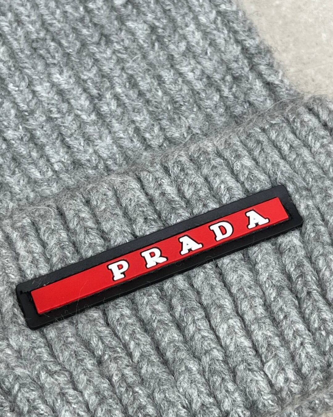 Шапка Prada