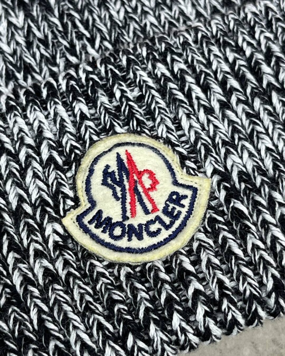 Шапка Moncler