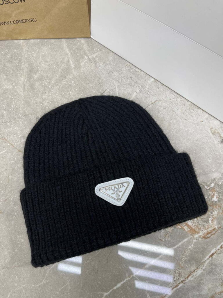 Шапка Prada