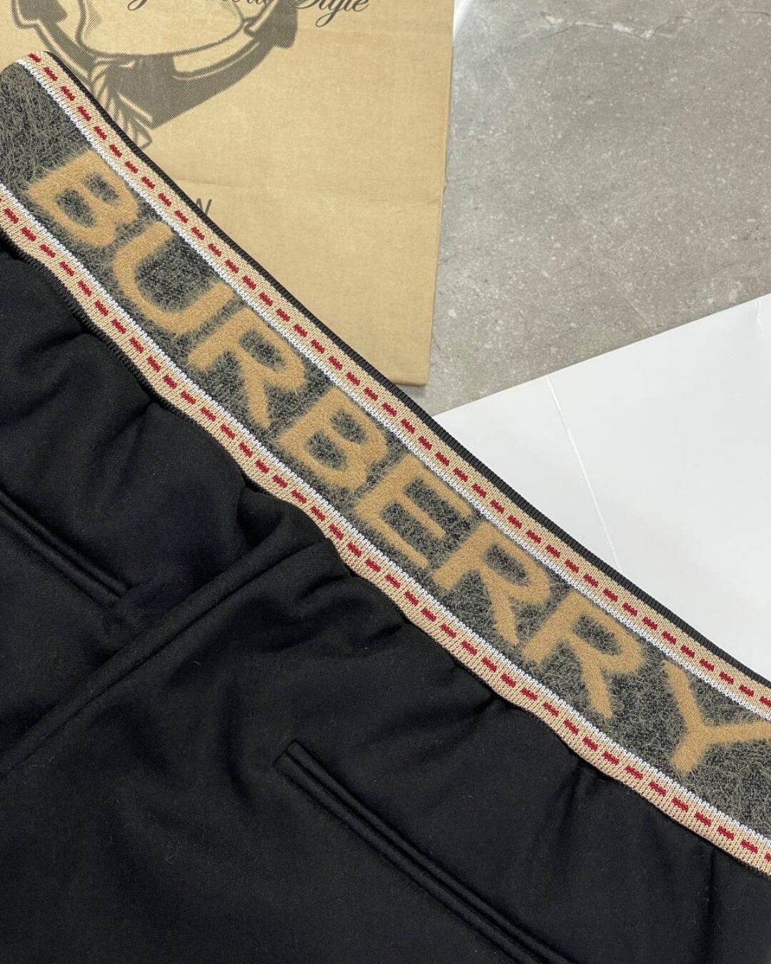 Штаны Burberry