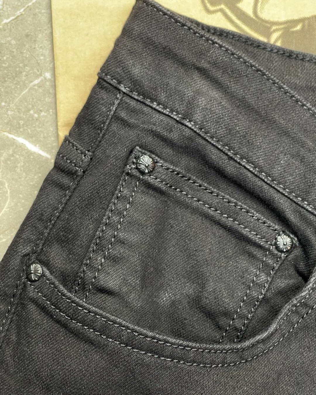 Джинсы Chrome Hearts