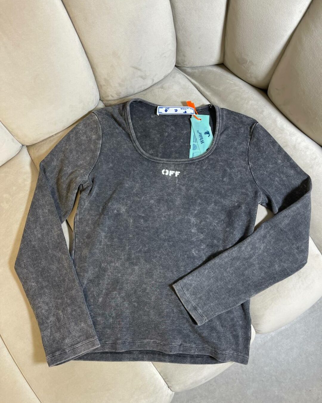 Топ Off White