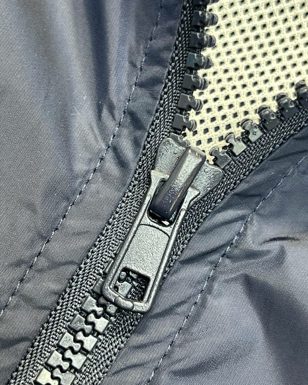 Ветровка Vetements