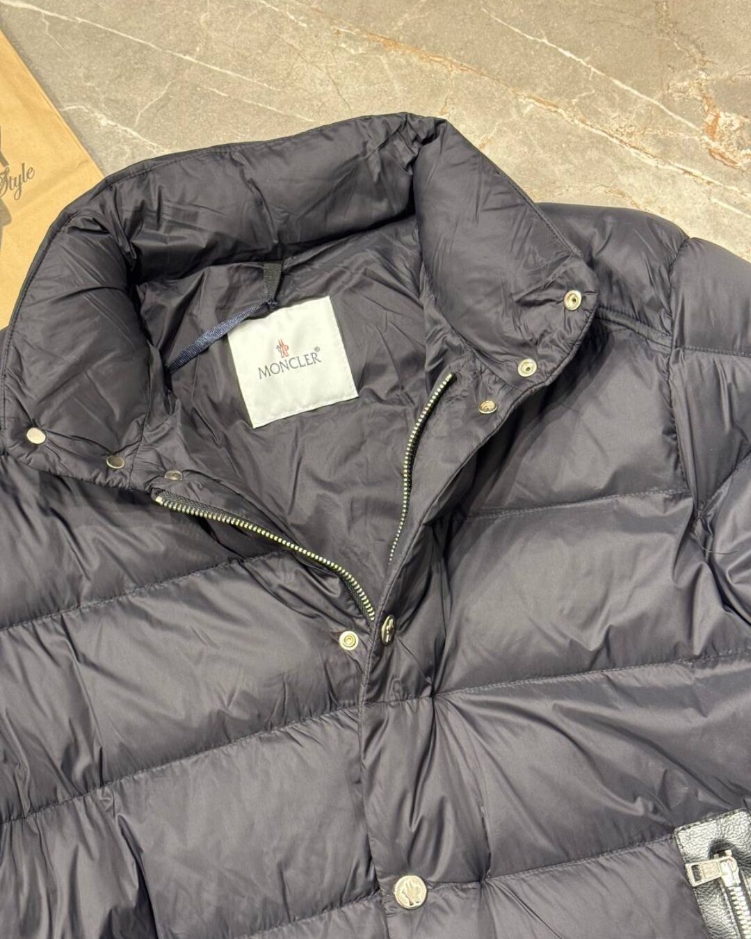 Пуховик Moncler