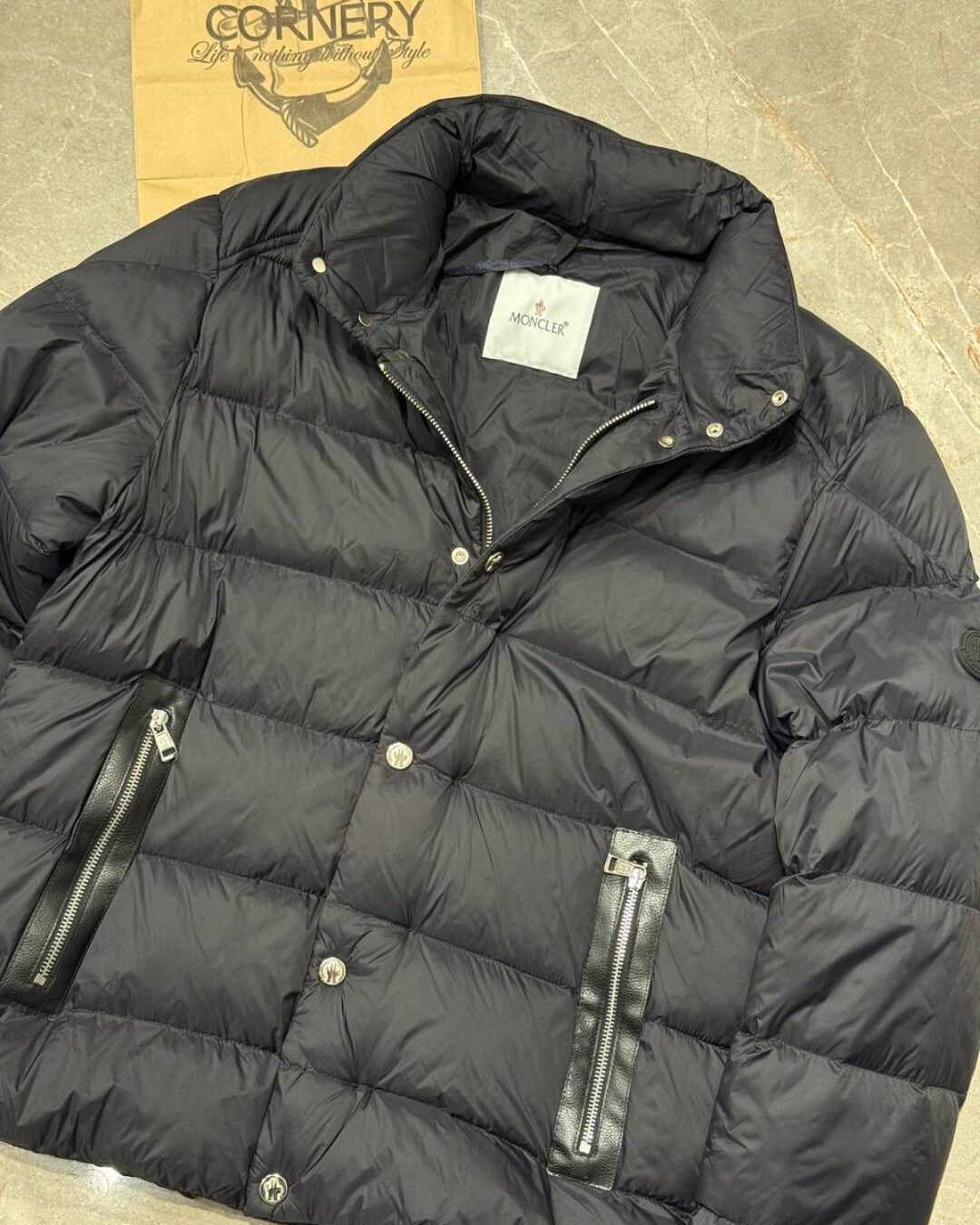 Пуховик Moncler