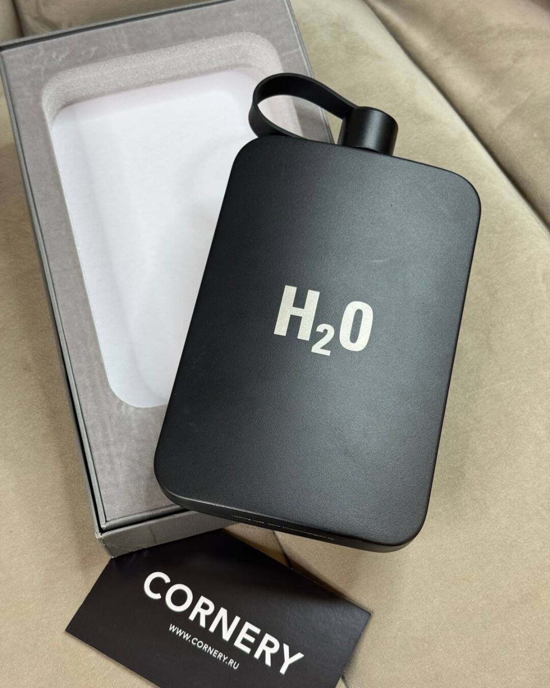 Фляжка для воды Balenciaga