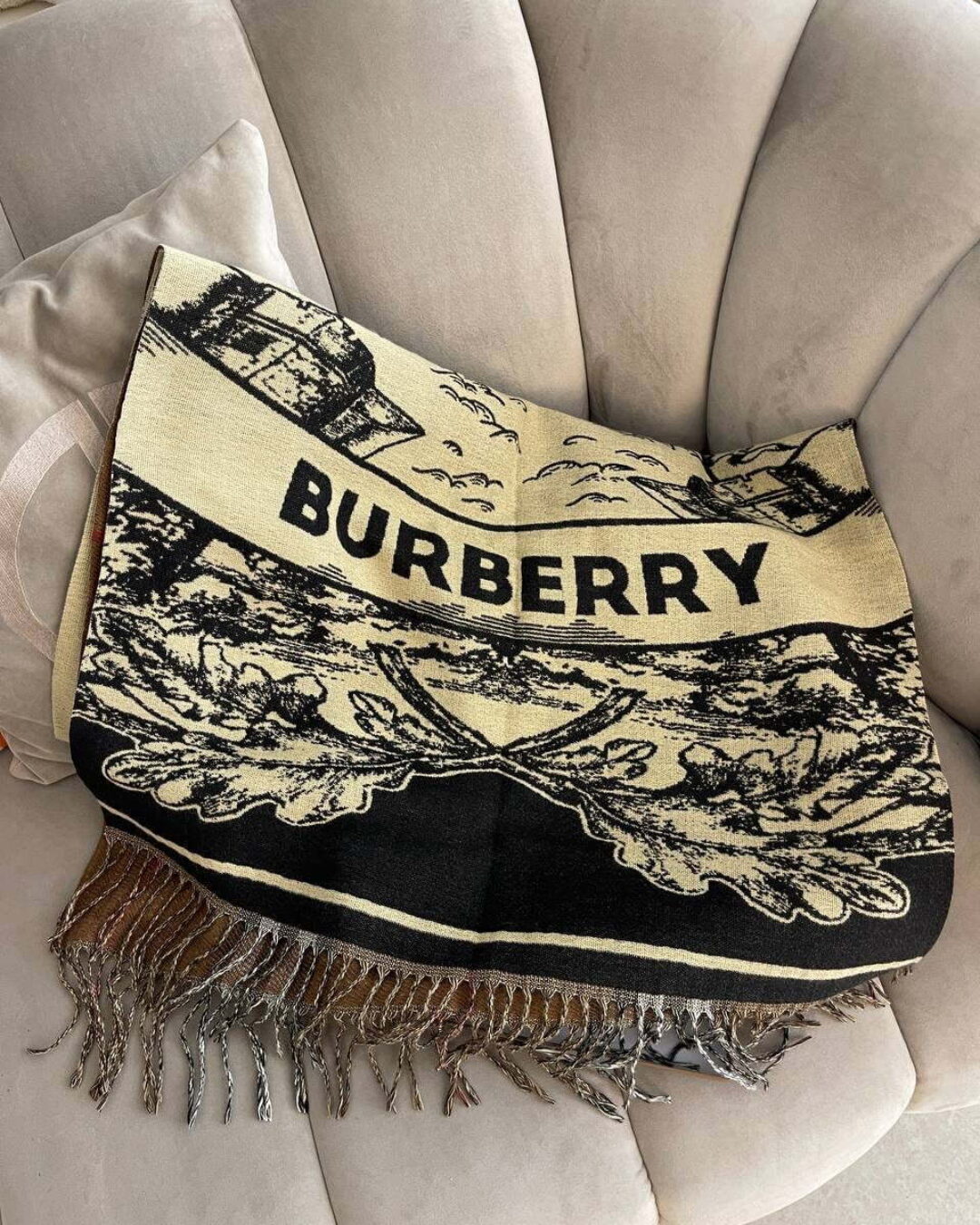 Шарф Burberry
