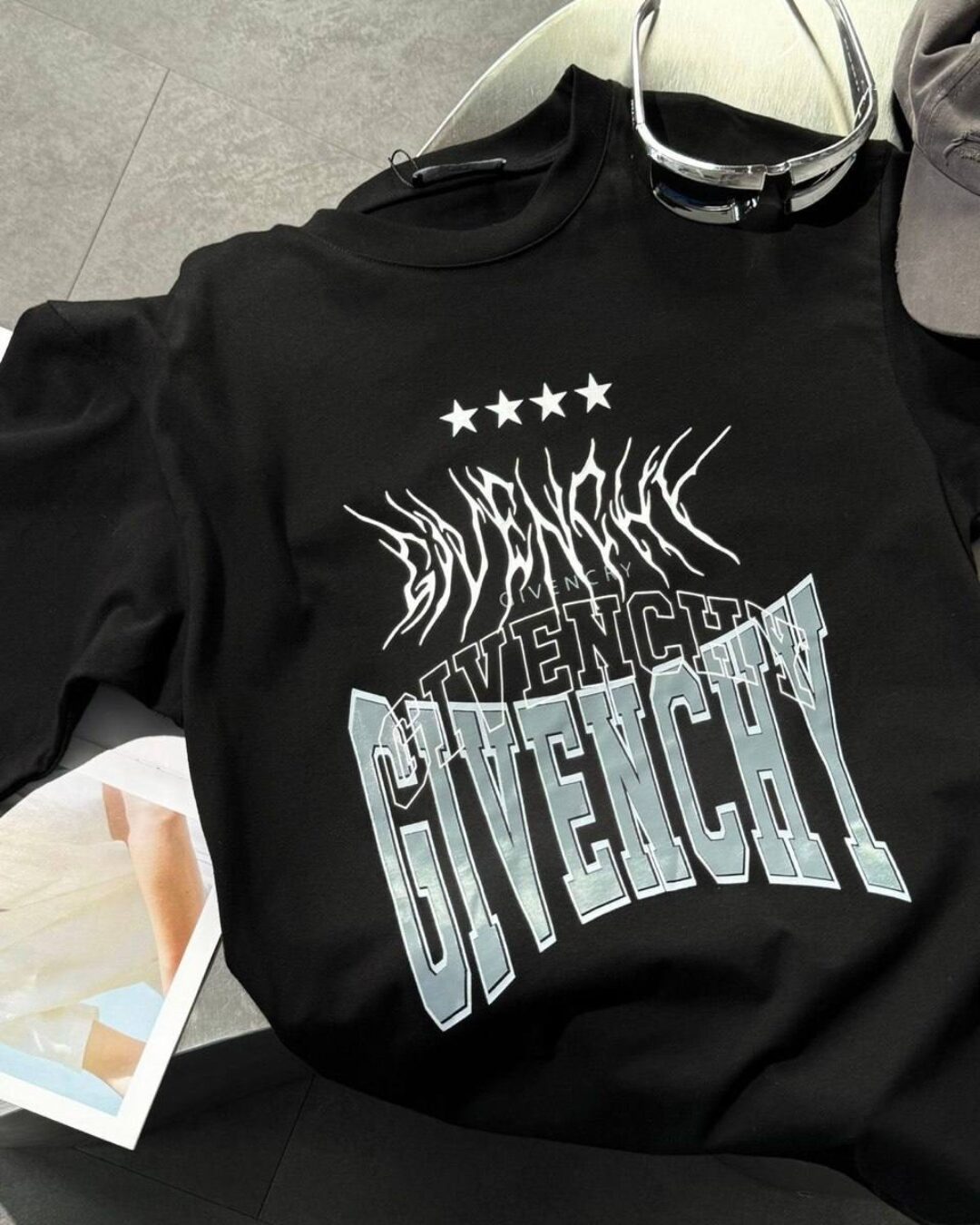 Футболка Givenchy
