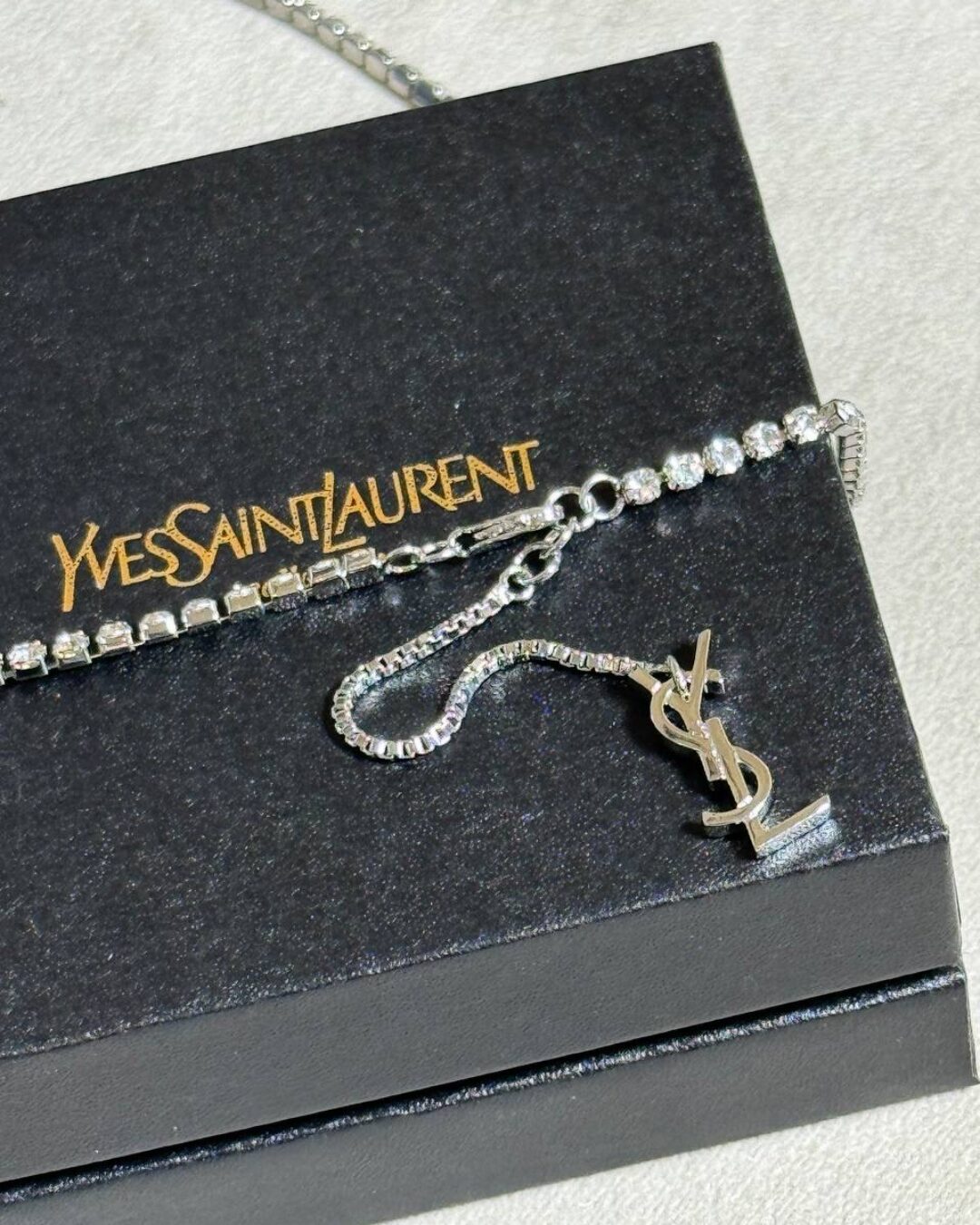 Колье Yves Saint Laurent