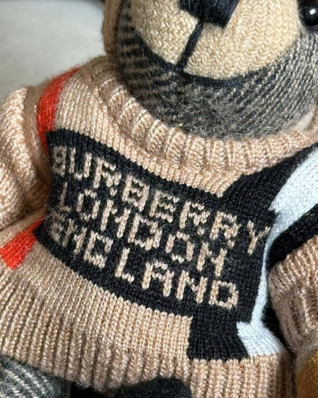 Брелок Burberry