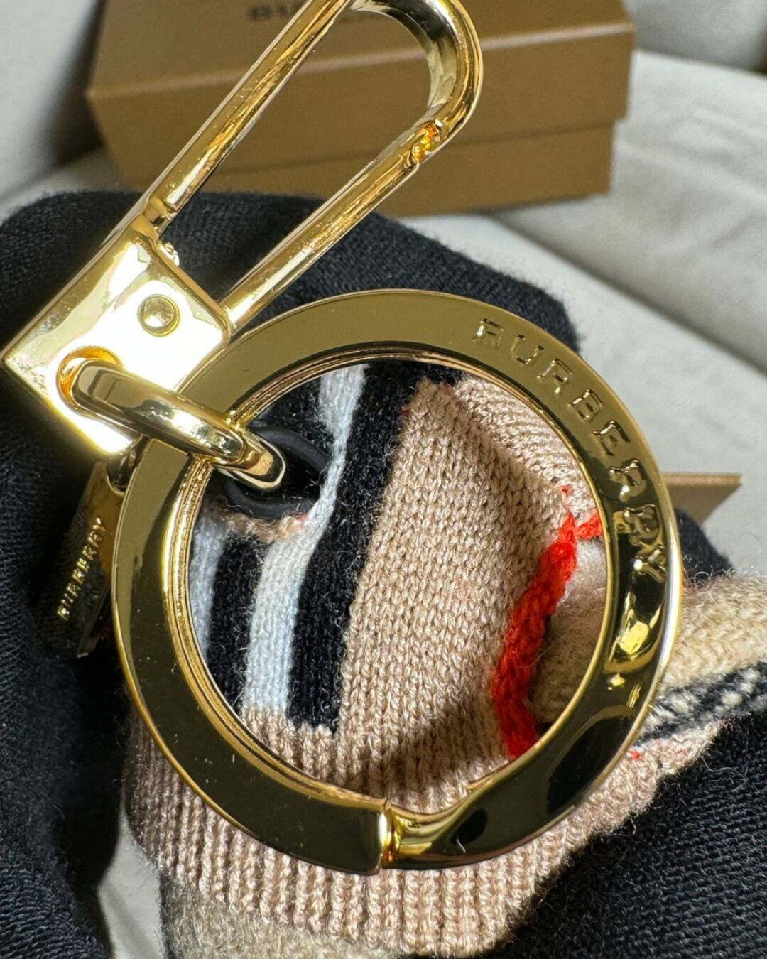 Брелок Burberry