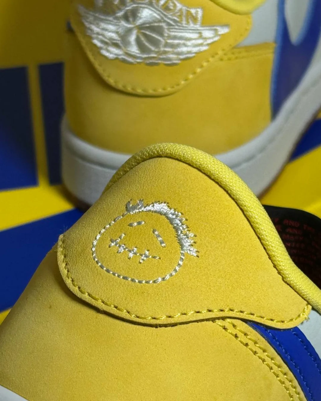 Кеды Travis Scott x Wmns Air Jordan 1 Retro Low OG SP Canary — фото 8
