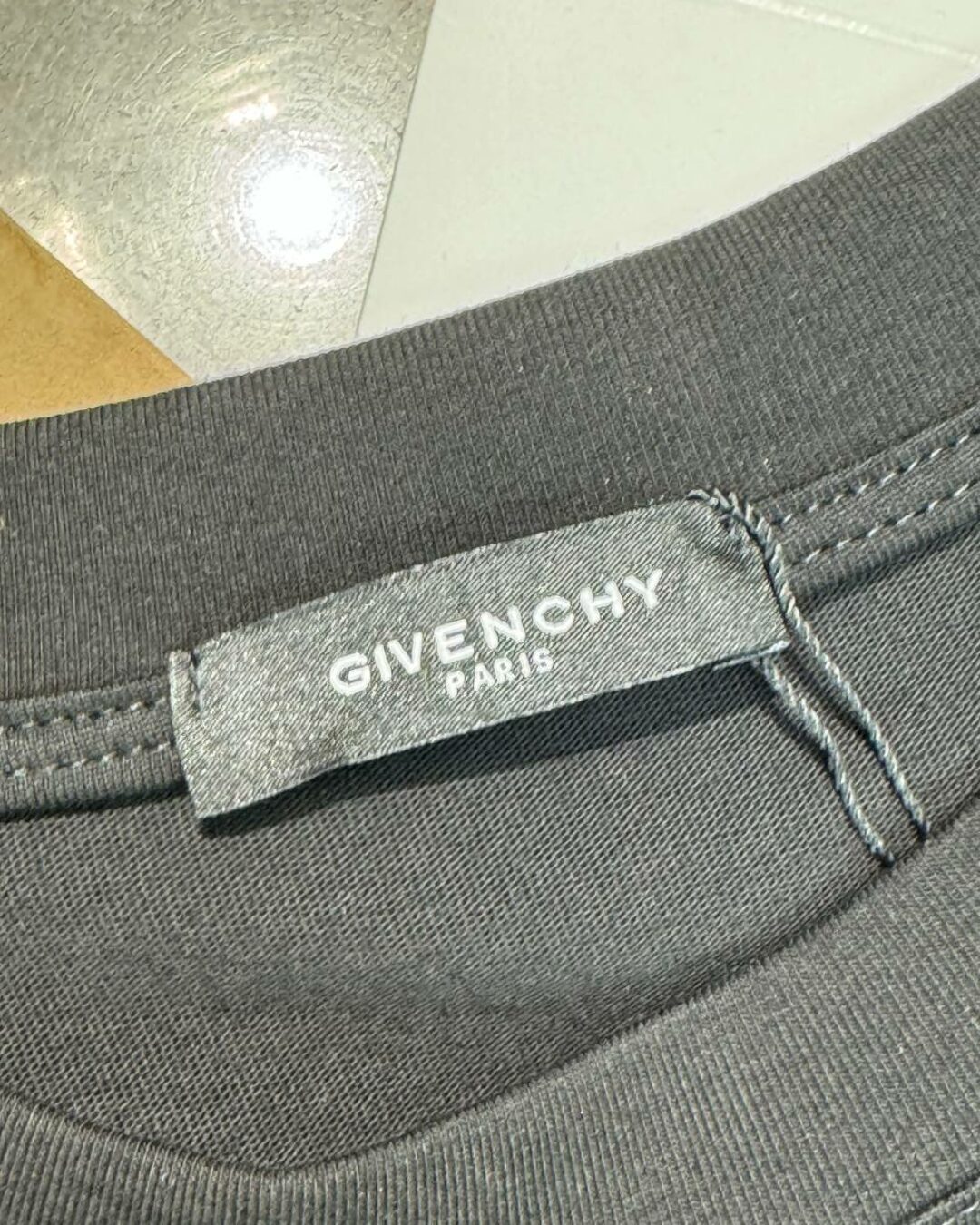 Футболка Givenchy