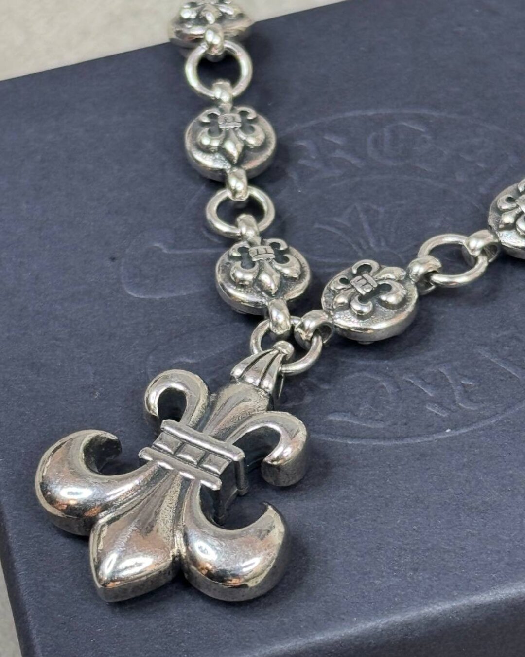 Колье Chrome Hearts