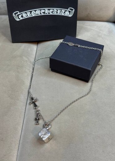 Колье Chrome Hearts