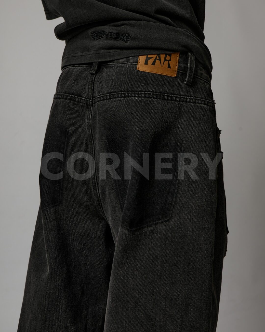 Джинсы Cornery