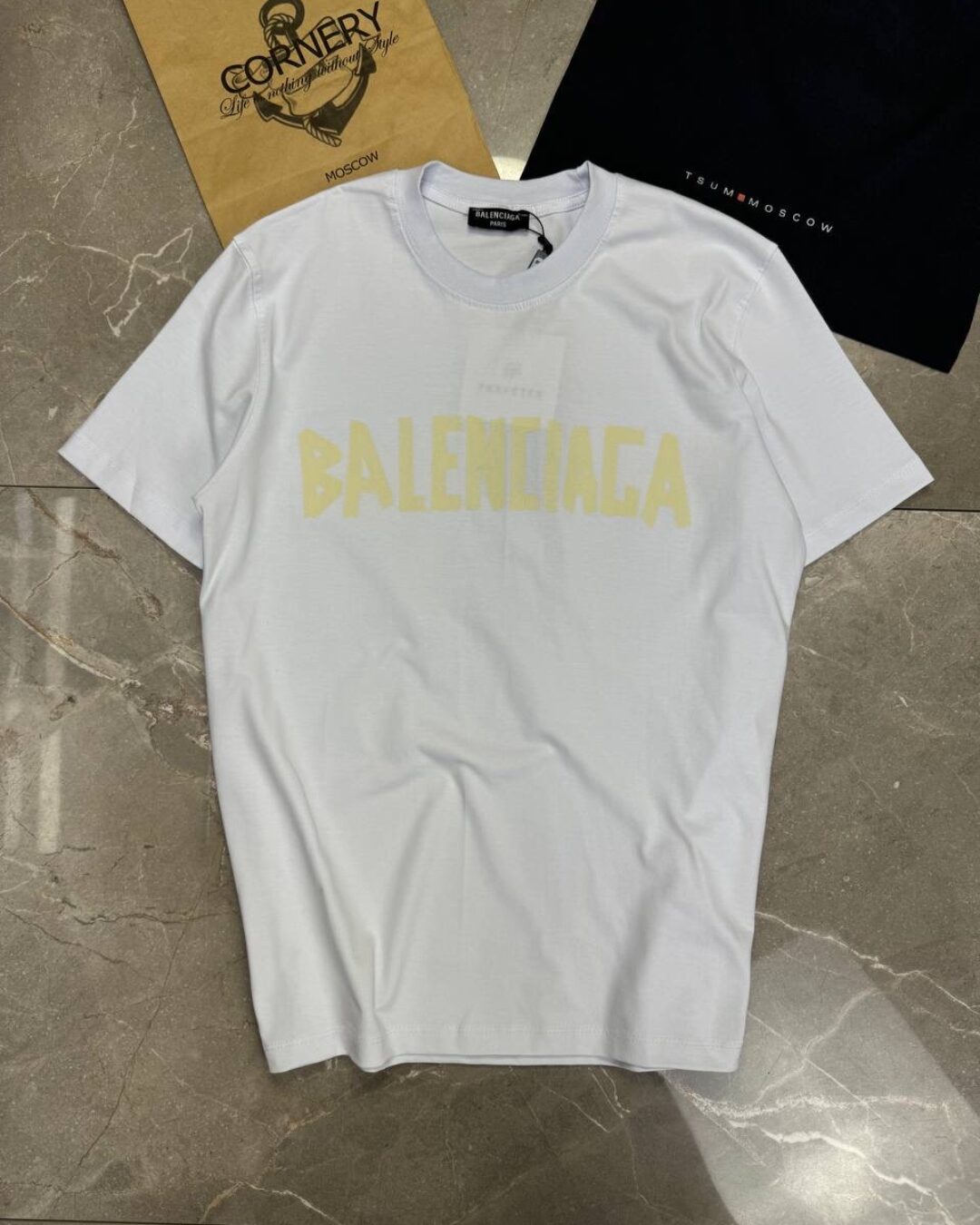 Футболка Balenciaga