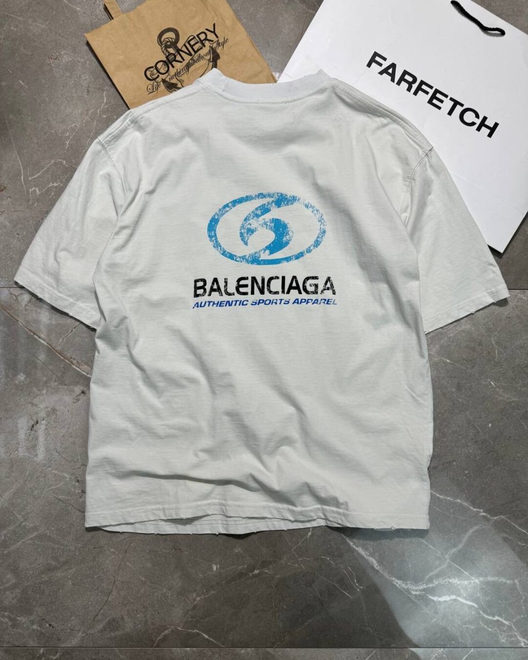 Футболка Balenciaga