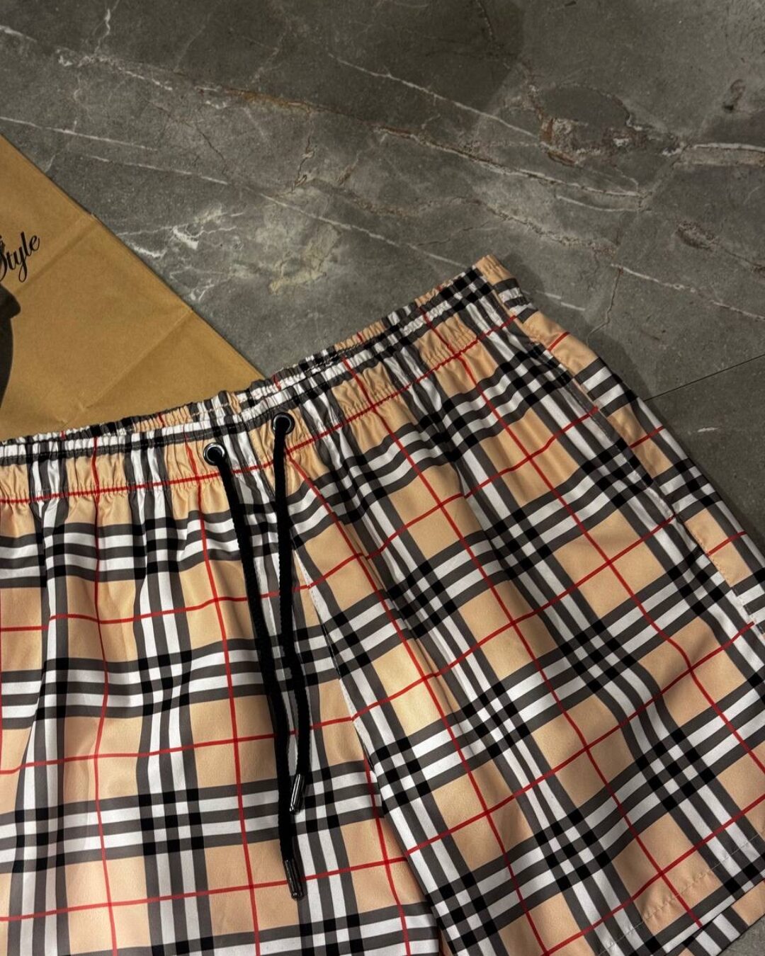 Шорты Burberry
