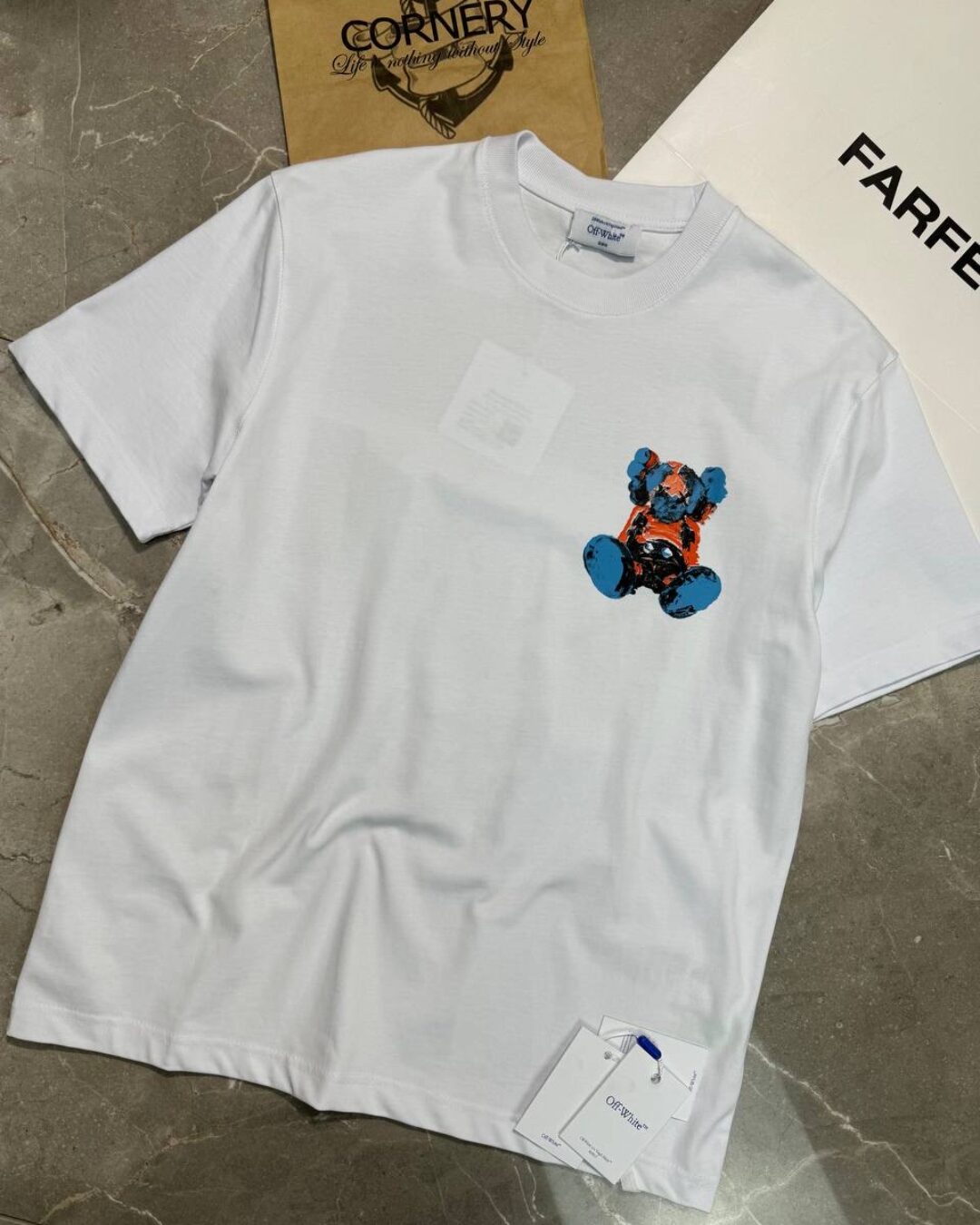 Футболка Off White x Kaws