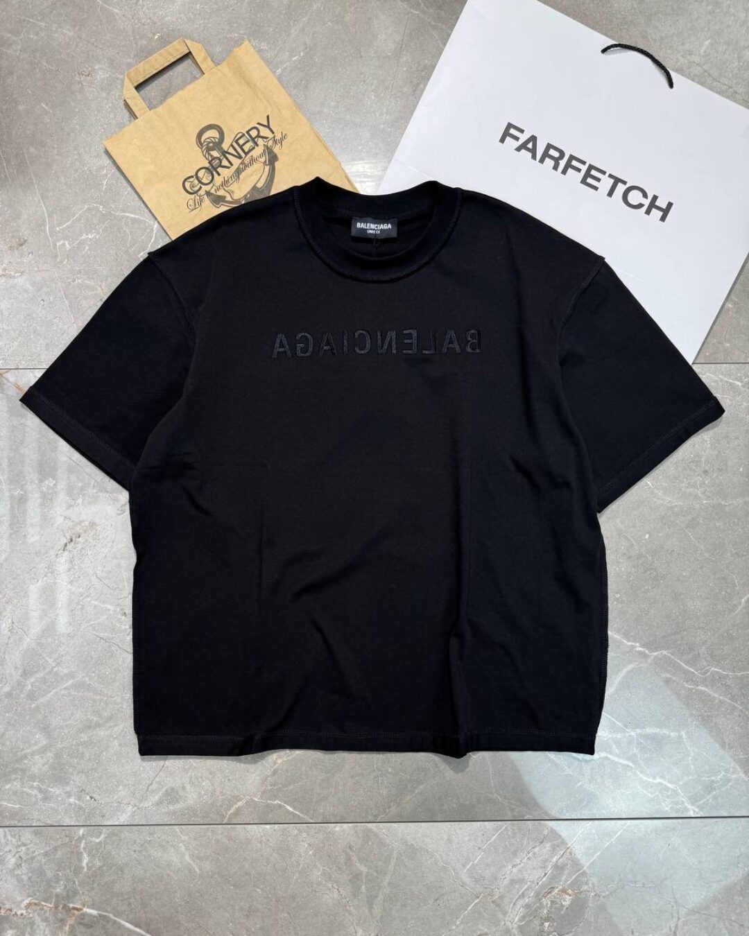 Футболка Balenciaga