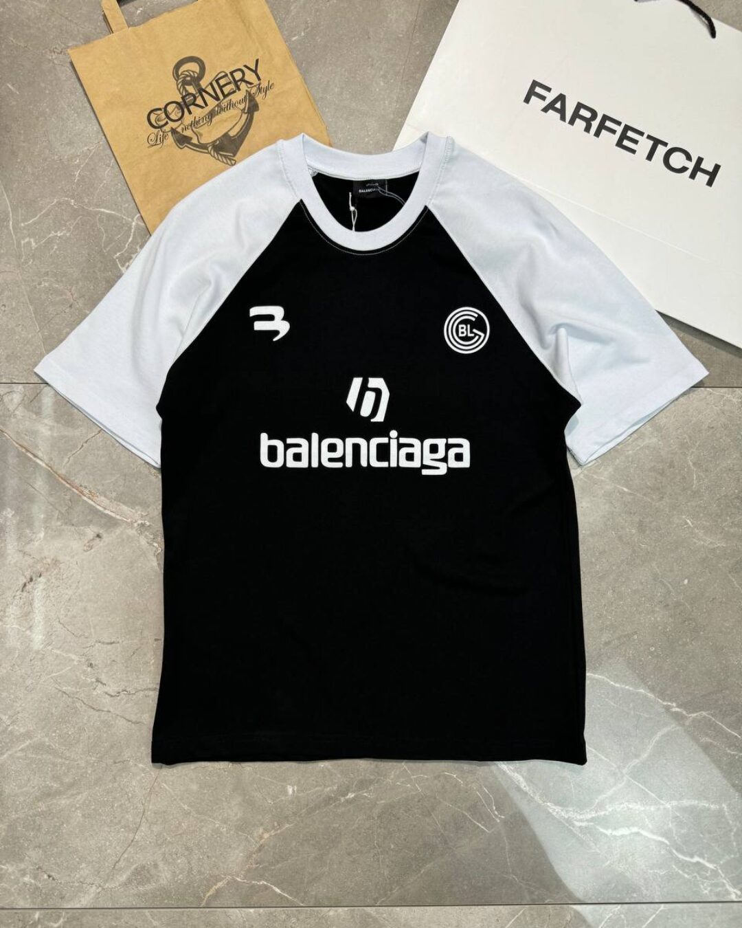 Футболка Balenciaga