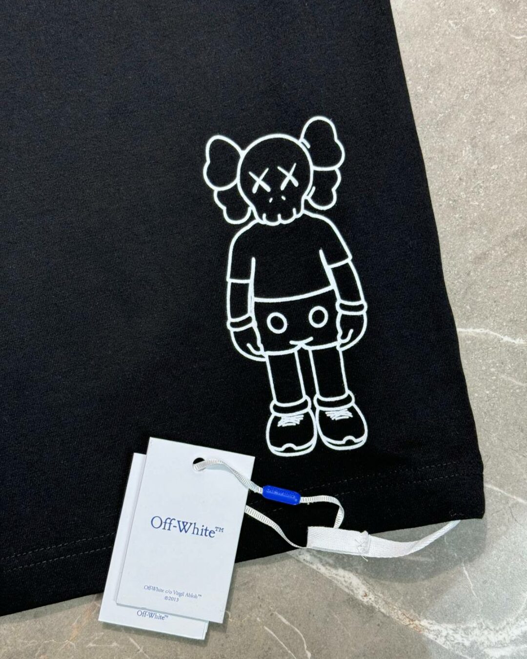 Футболка Off White x Kaws