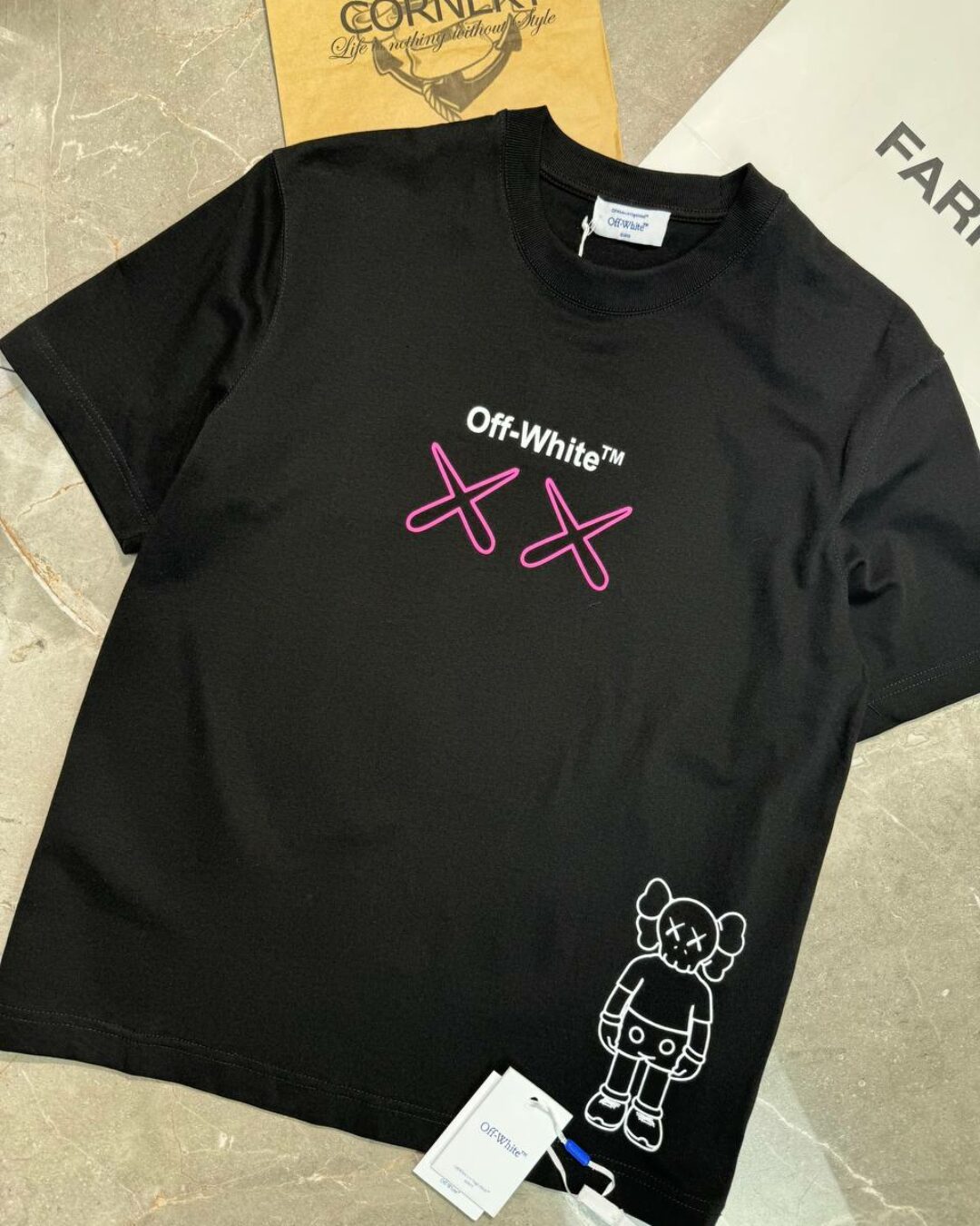 Футболка Off White x Kaws