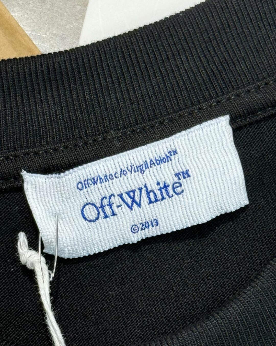 Футболка Off White x Kaws