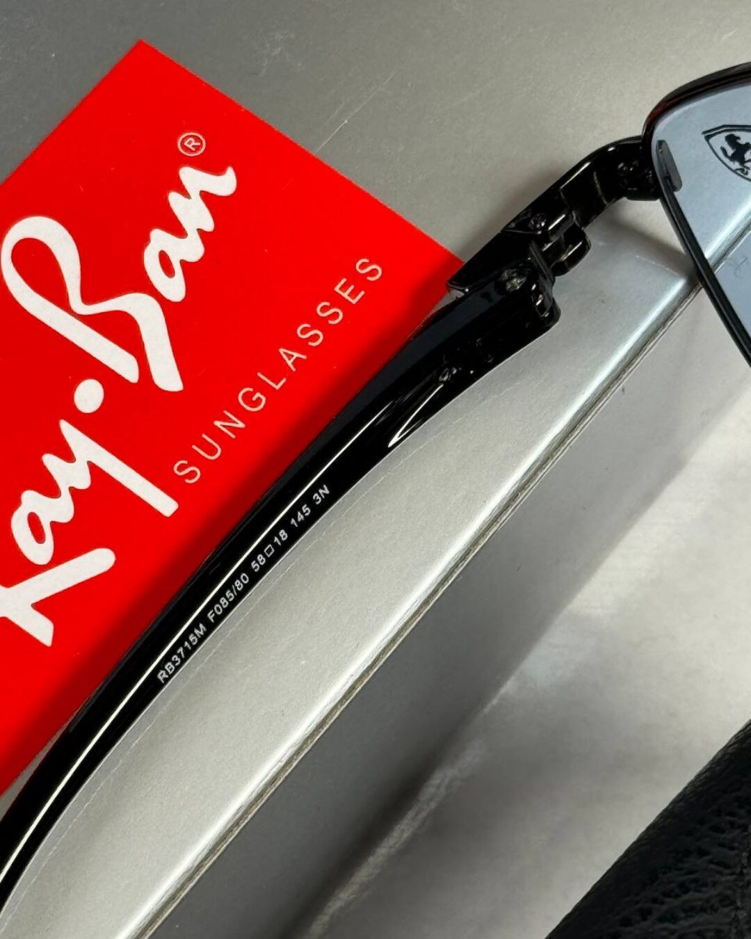 Очки Ray Ban x Ferrari