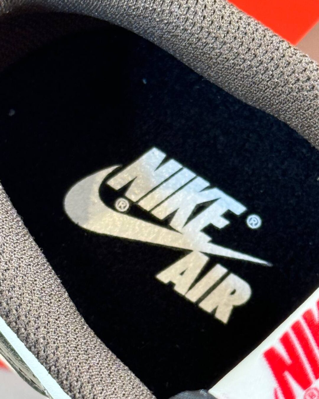 Кроссовки Nike