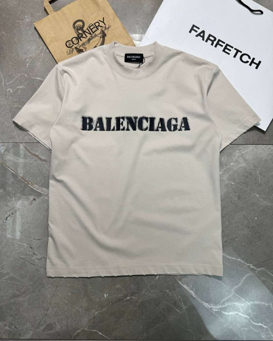 Футболка Balenciaga
