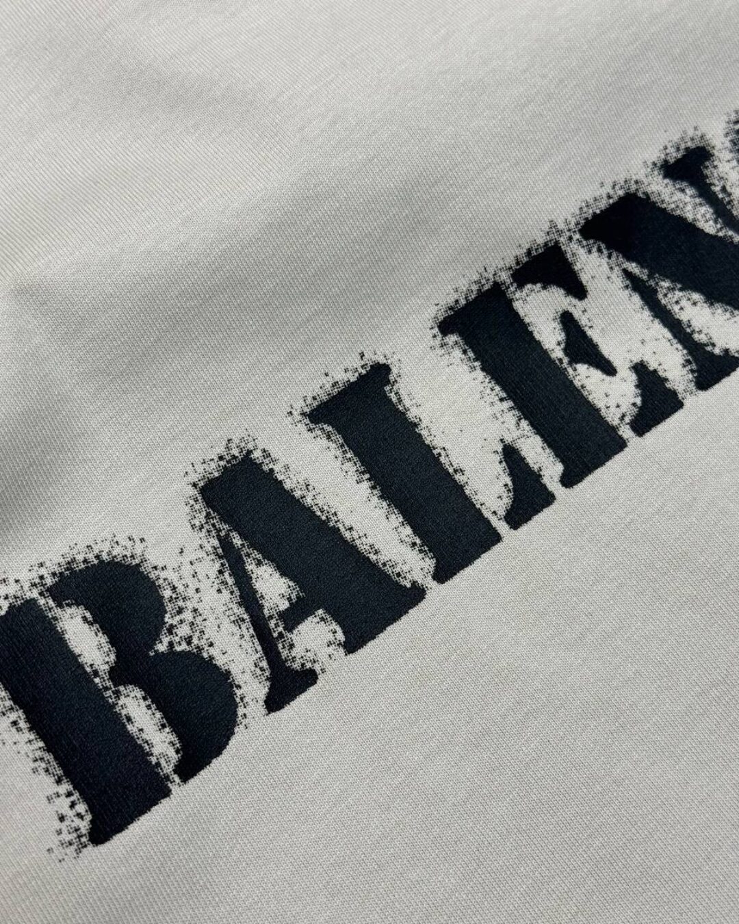 Футболка Balenciaga