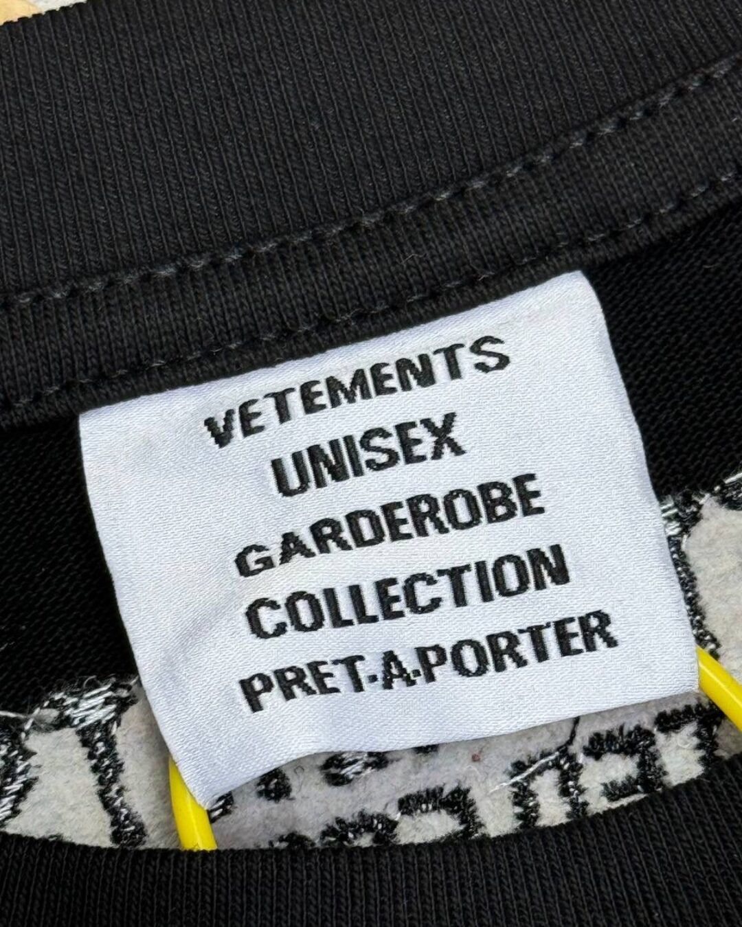 Футболка Vetements