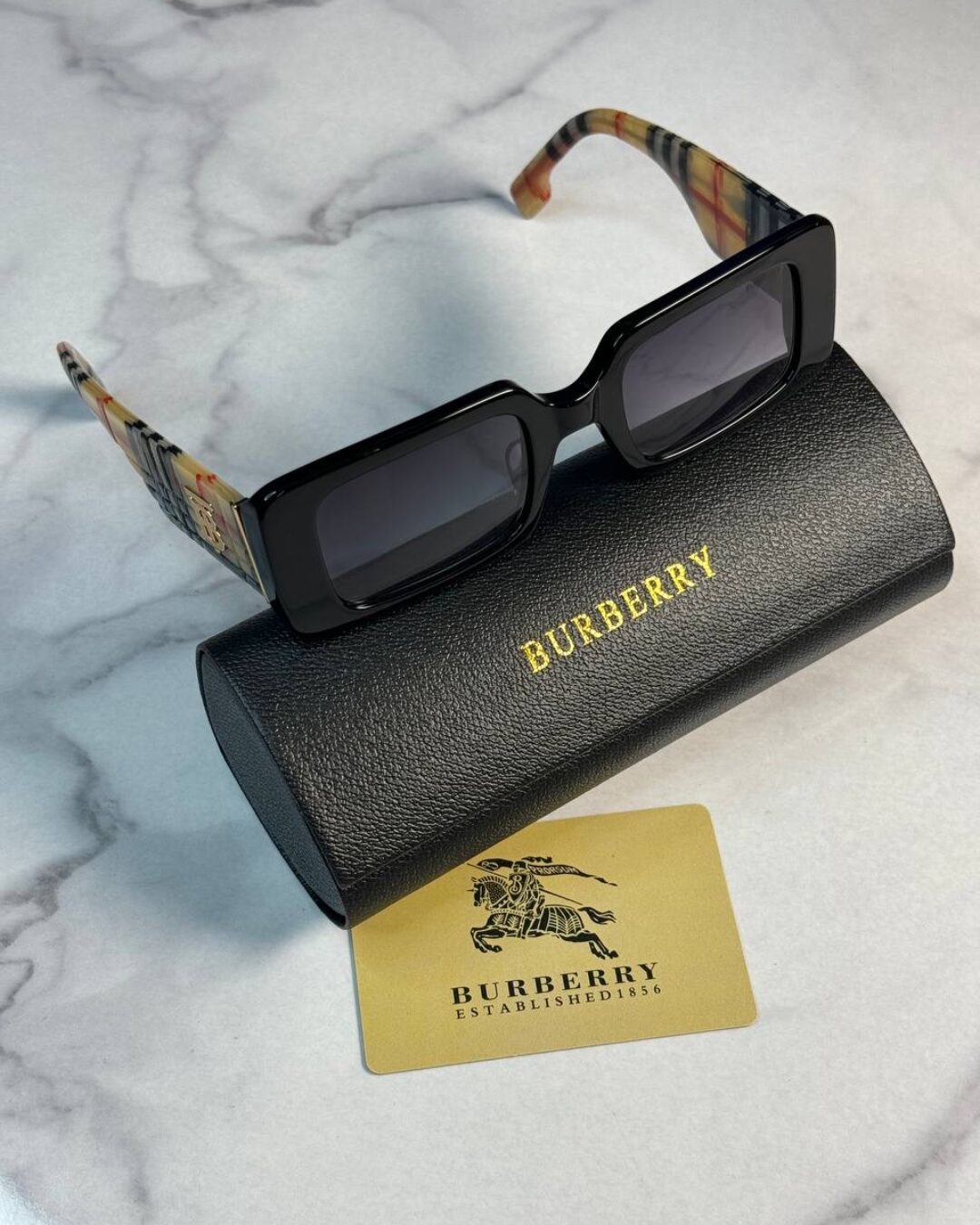 Очки Burberry