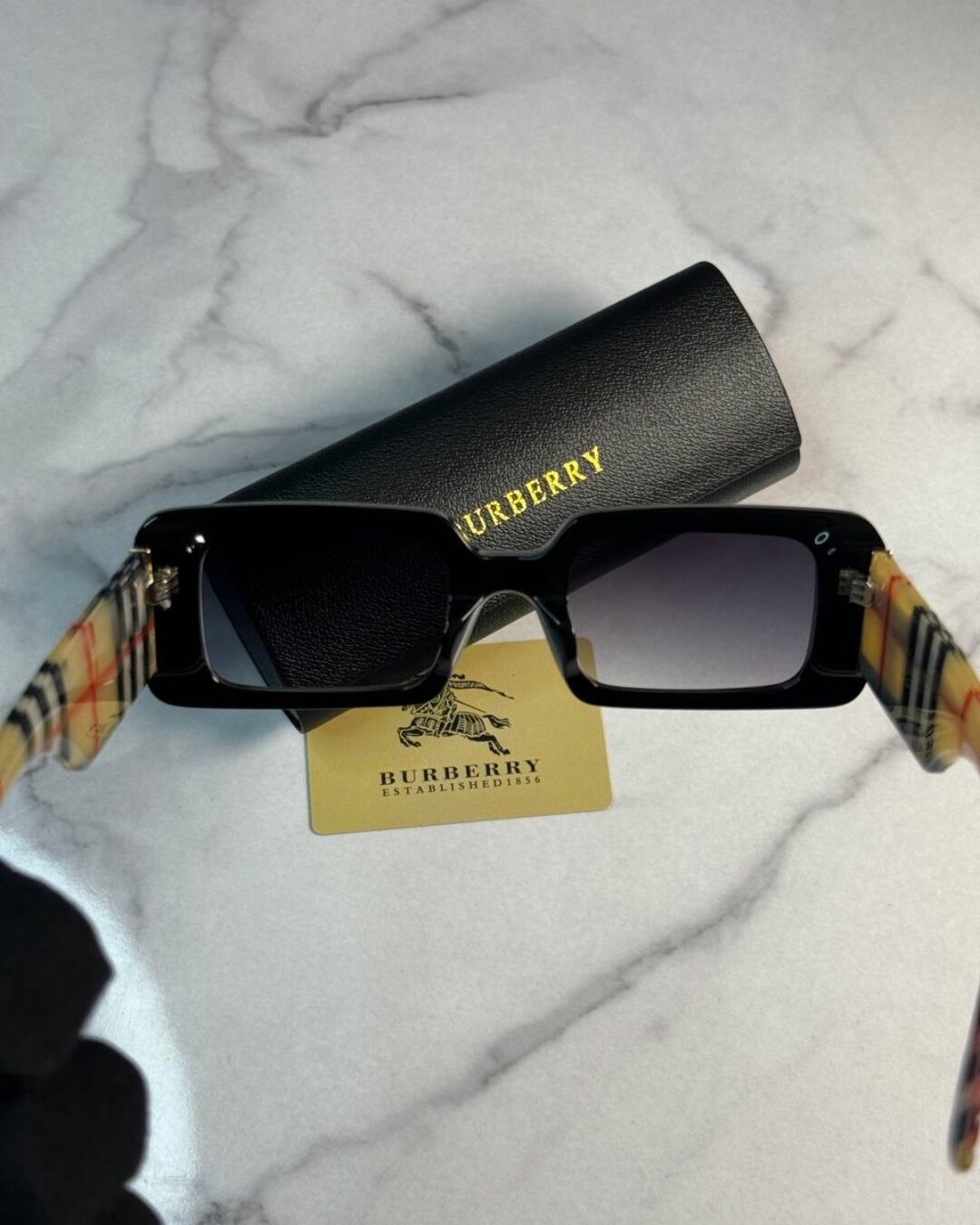 Очки Burberry