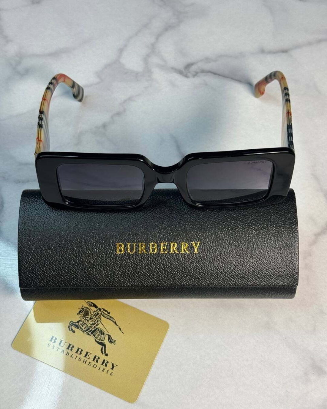 Очки Burberry