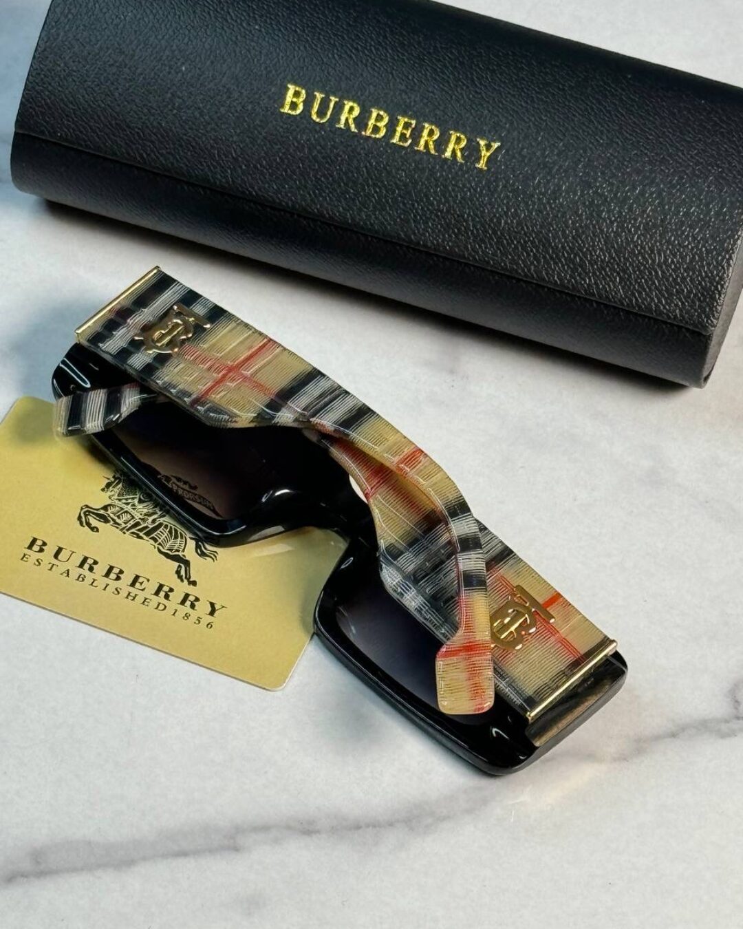 Очки Burberry