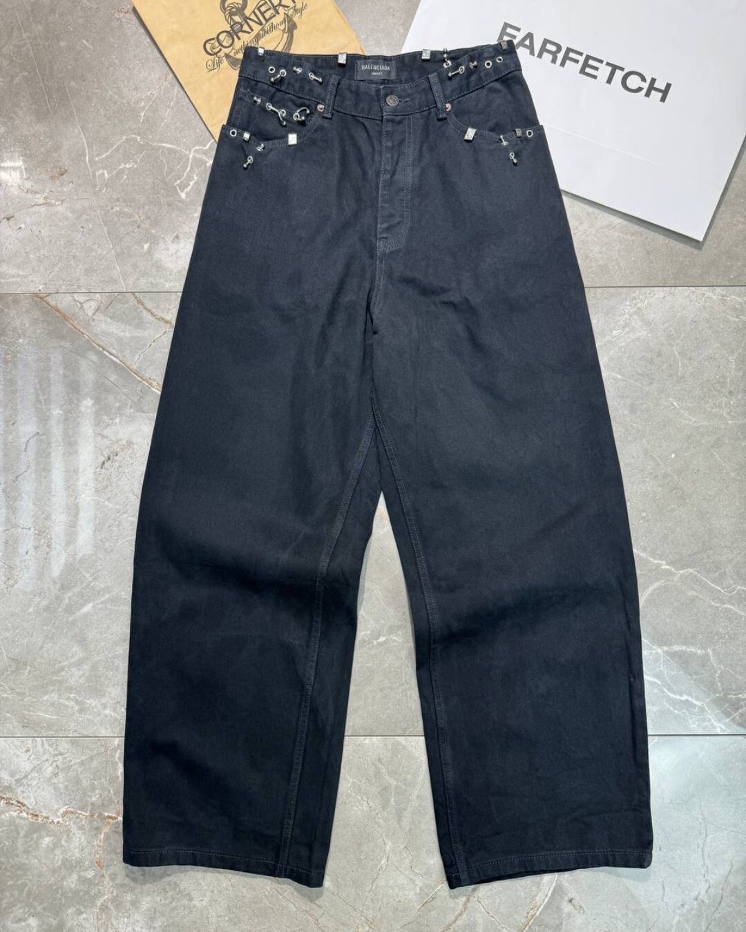 Джинсы Balenciaga