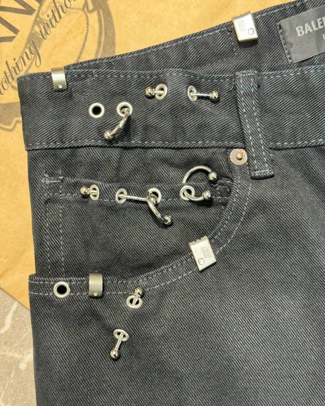 Джинсы Balenciaga