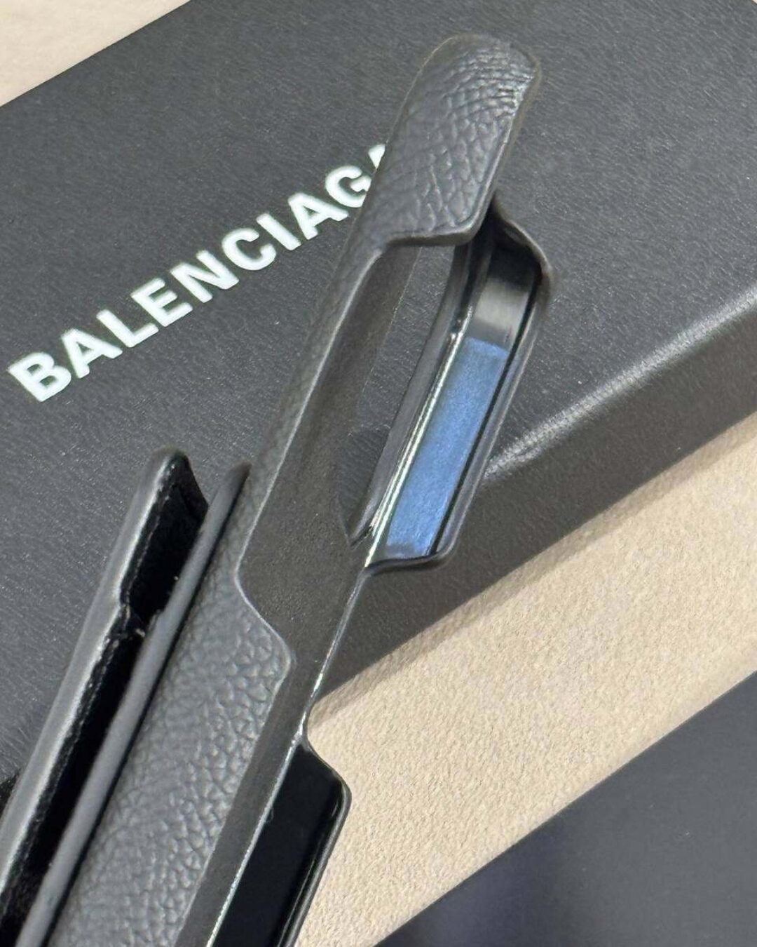 Чехол Balenciaga (IPhone 15 Pro Max)