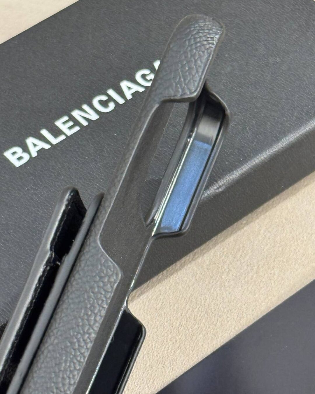 Чехол Balenciaga (IPhone 15 Pro Max)