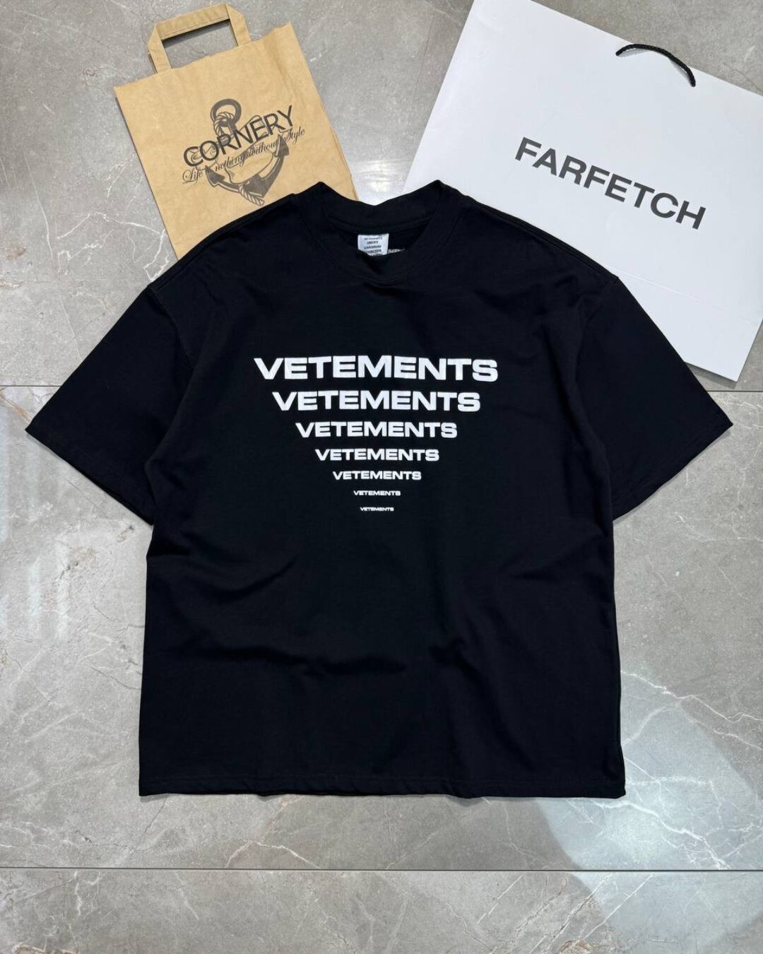 Футболка Vetements