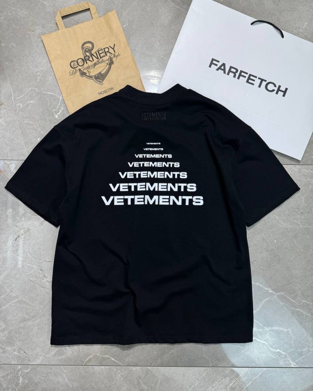 Футболка Vetements