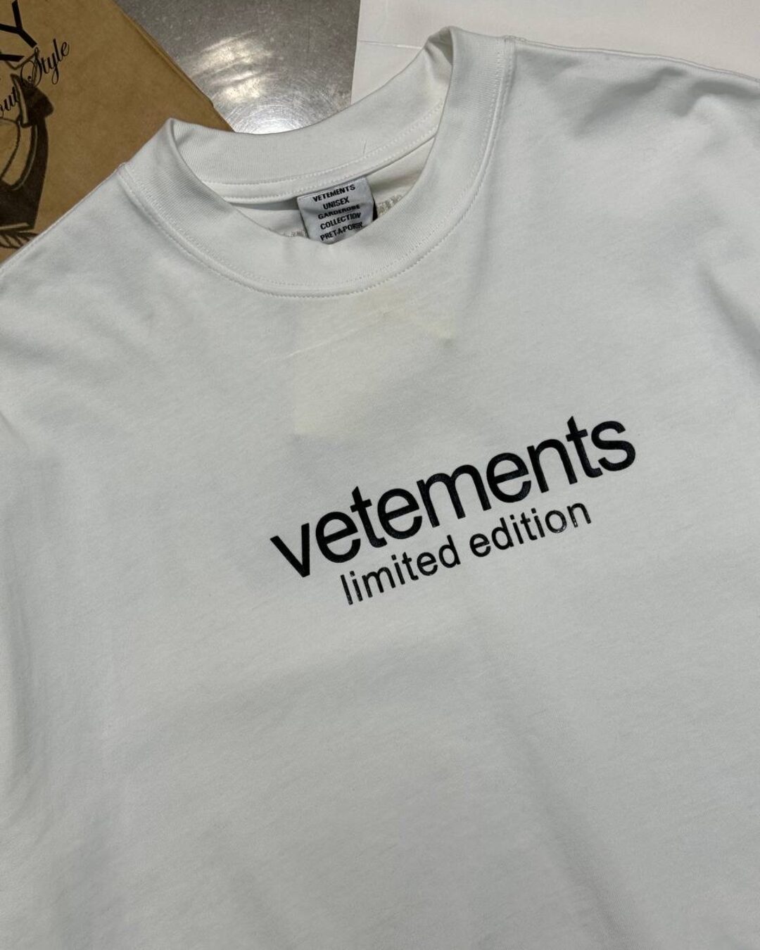 Футболка Vetements
