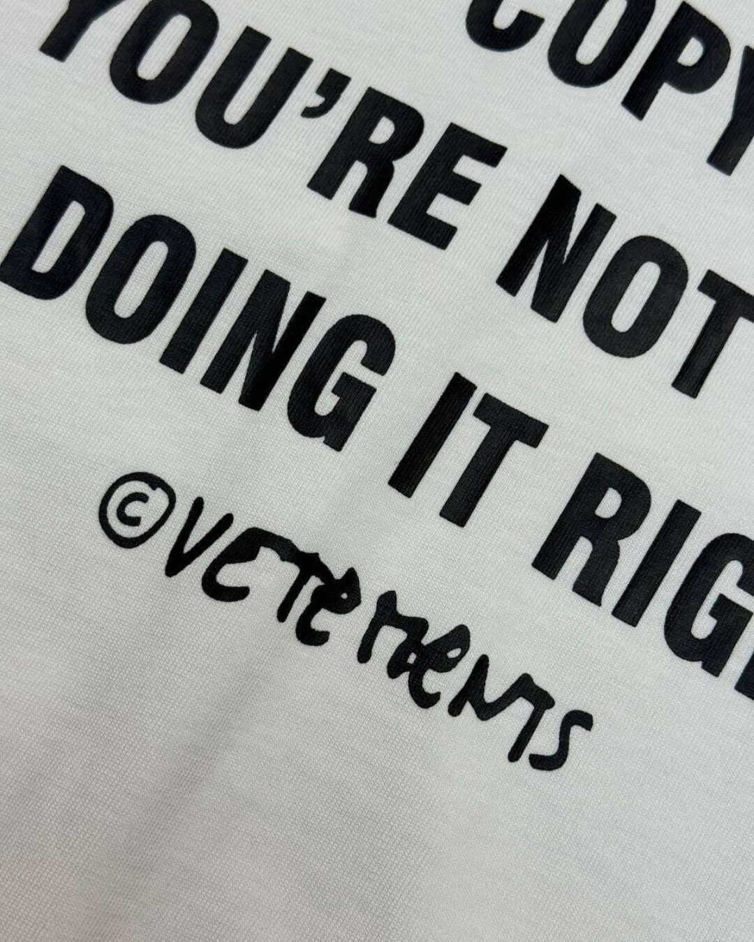 Футболка Vetements Stop Copying Me — фото 4
