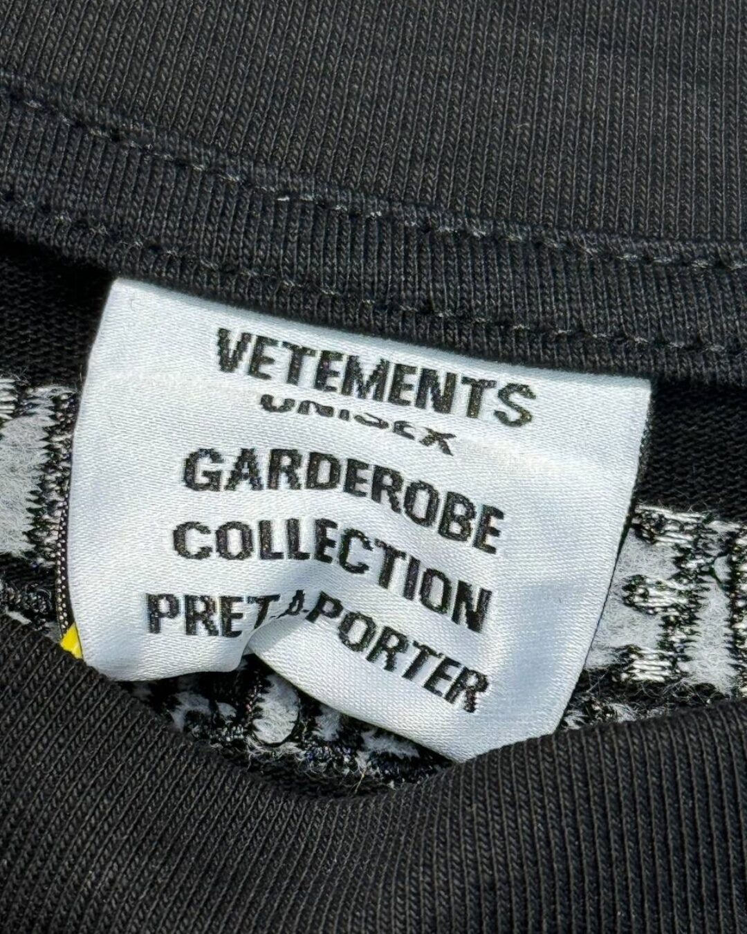 Футболка Vetements