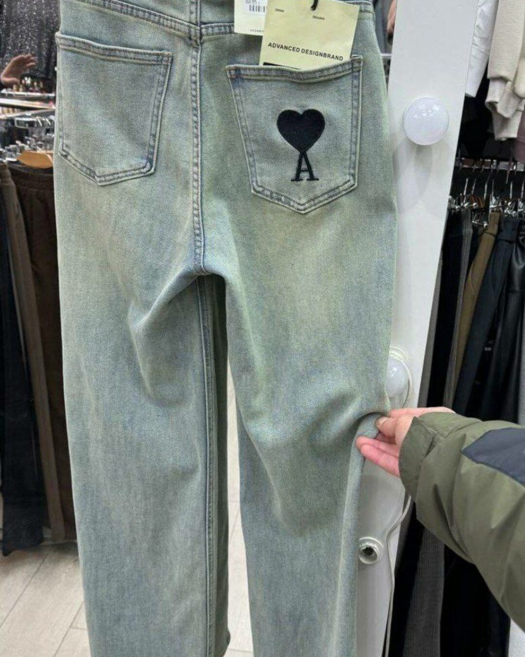 Джинсы Ami