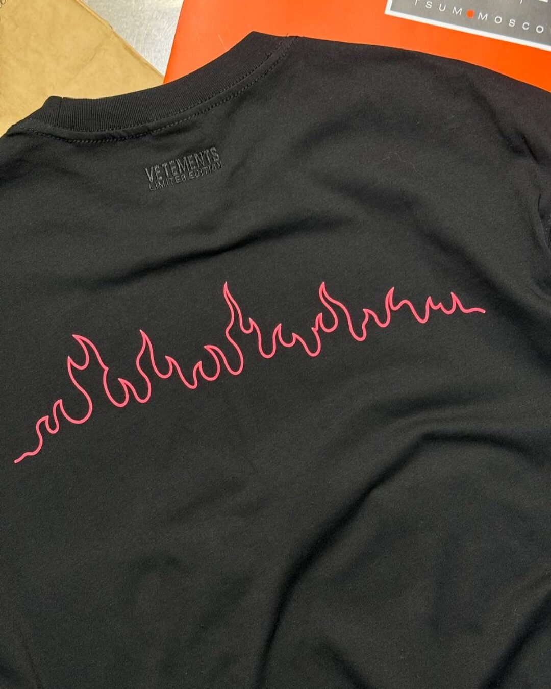 Футболка Vetements